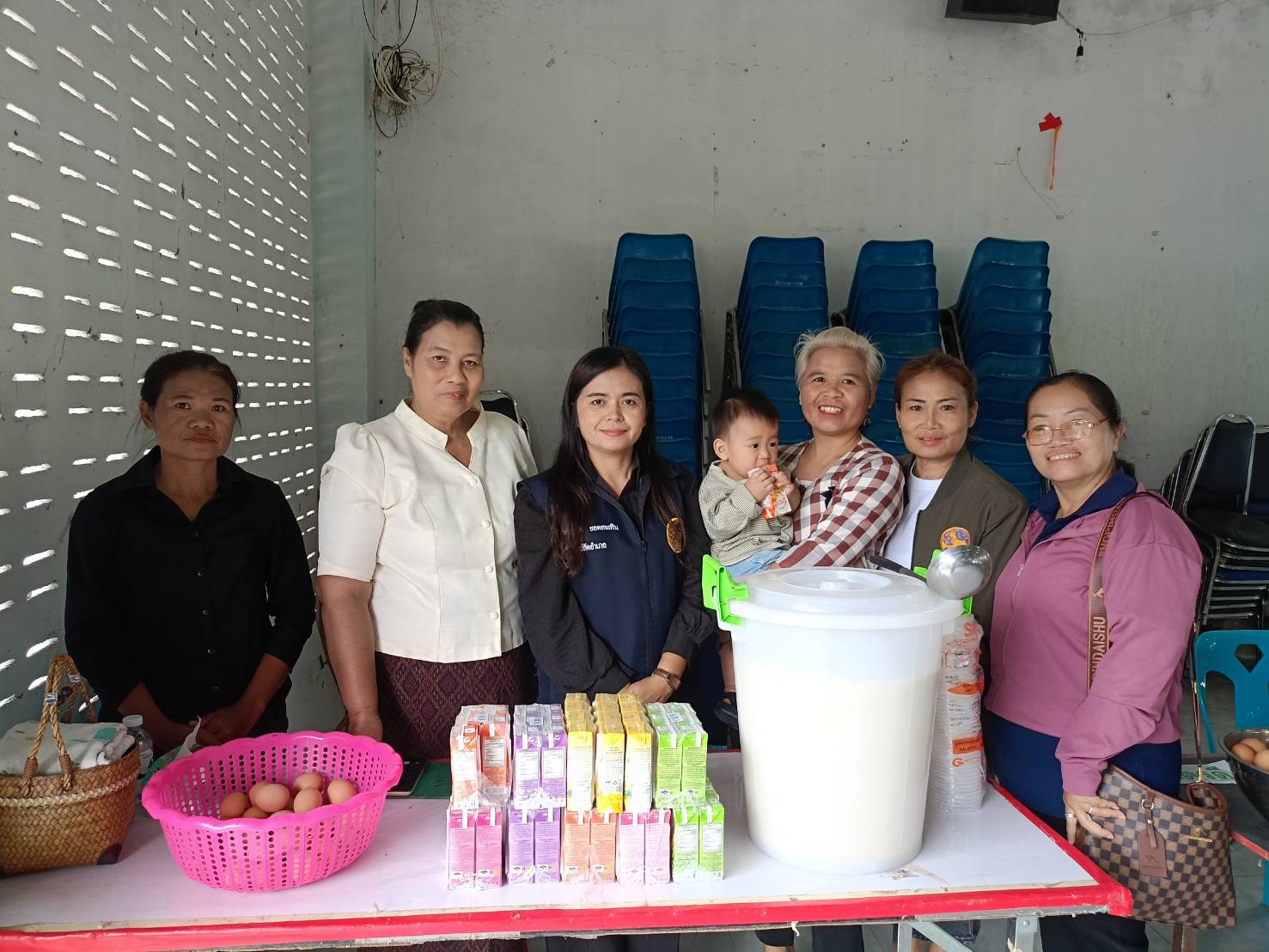 พช.ยางสีสุราช จังหวัดมหาสารคาม : ร่วมบริจาคโลหิตและสนับสนุนอาหารว่าง