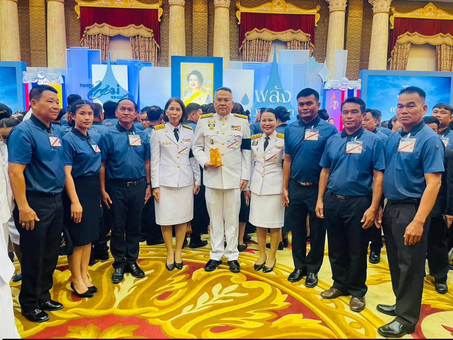 พระบาทสมเด็จพระเจ้าอยู่หัว และสมเด็จพระนางเจ้า ฯ พระบรมราชินี เสด็จพระราชดำเนินไปทรงเป็นองค์ประธานในงานมหกรรมกองทุนแม่ของแผ่นดิน ประจำปี 2569 พร้อมทั้งพระราชทานเงินขวัญถุงกองทุนแม่ของแผ่นดิน